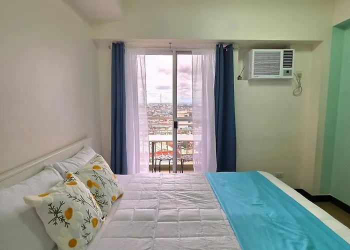 Minimalist With Queen Size Bed At The Celandine Apartamento *