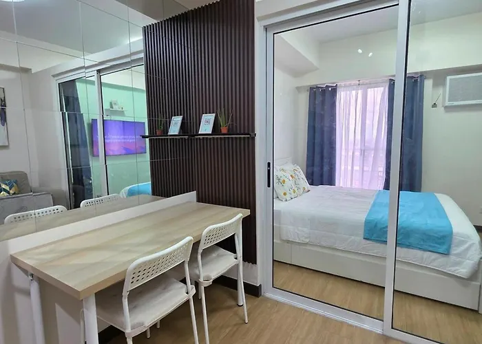 Minimalist With Queen Size Bed At The Celandine * Manila